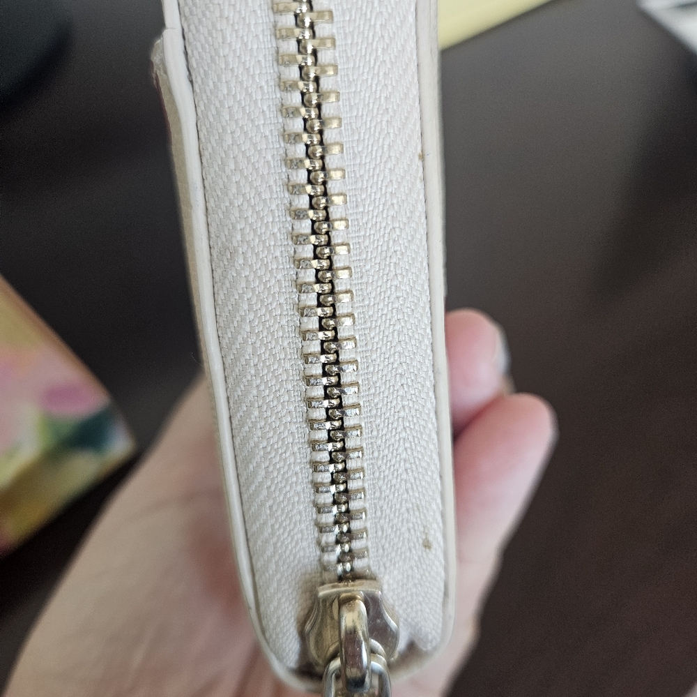 Kate Spade Cream Zipper Wallet with Red Apple Design - Picture 5 of 10